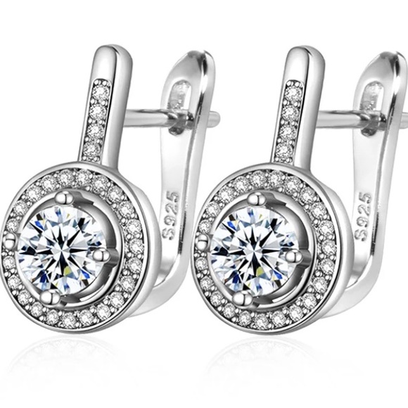 Sterling silver round stud earrings - Picture 3 of 4